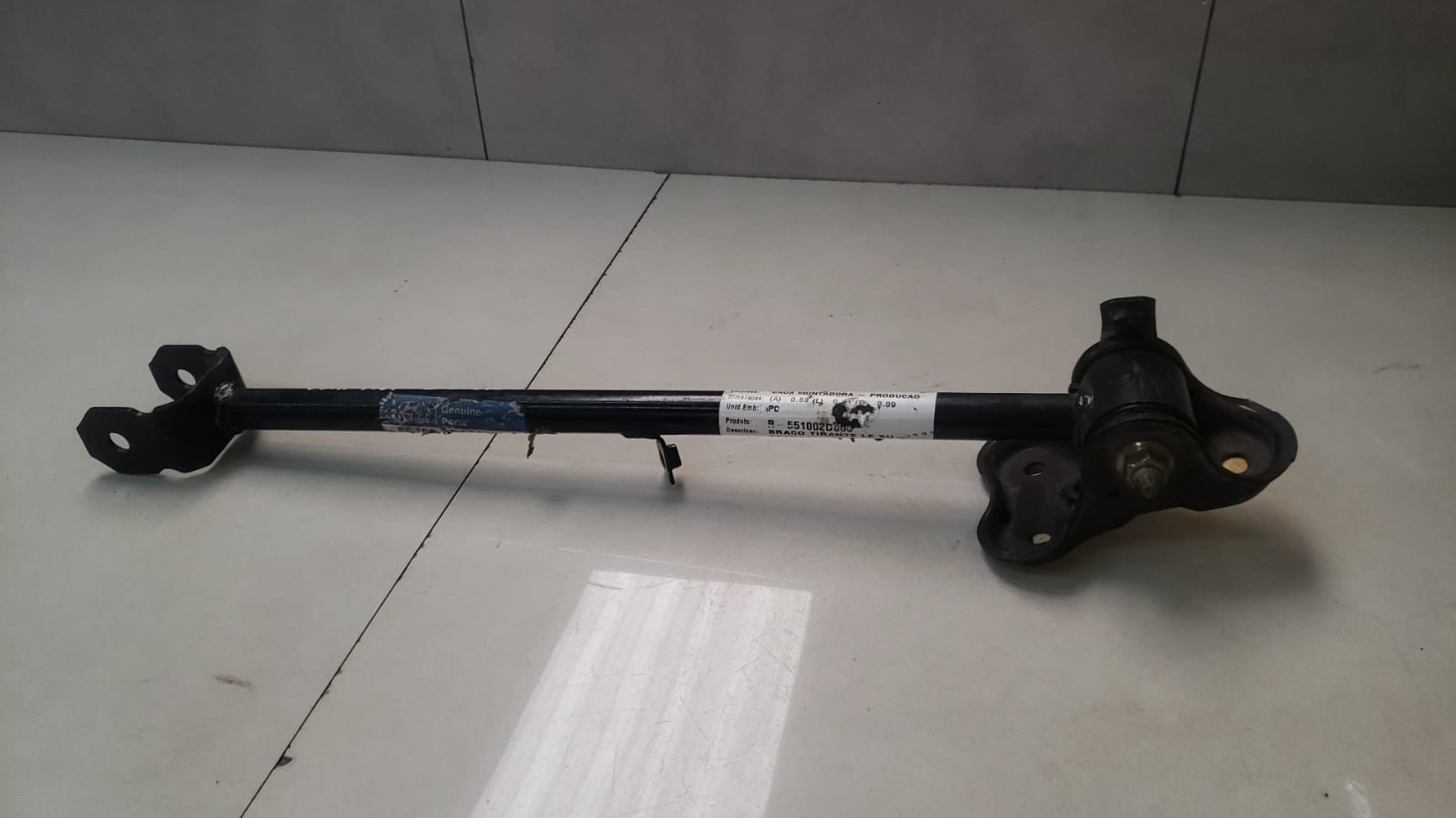 Braço Tirante L E Hyundai Elantra 2000 a 2006 551002d000