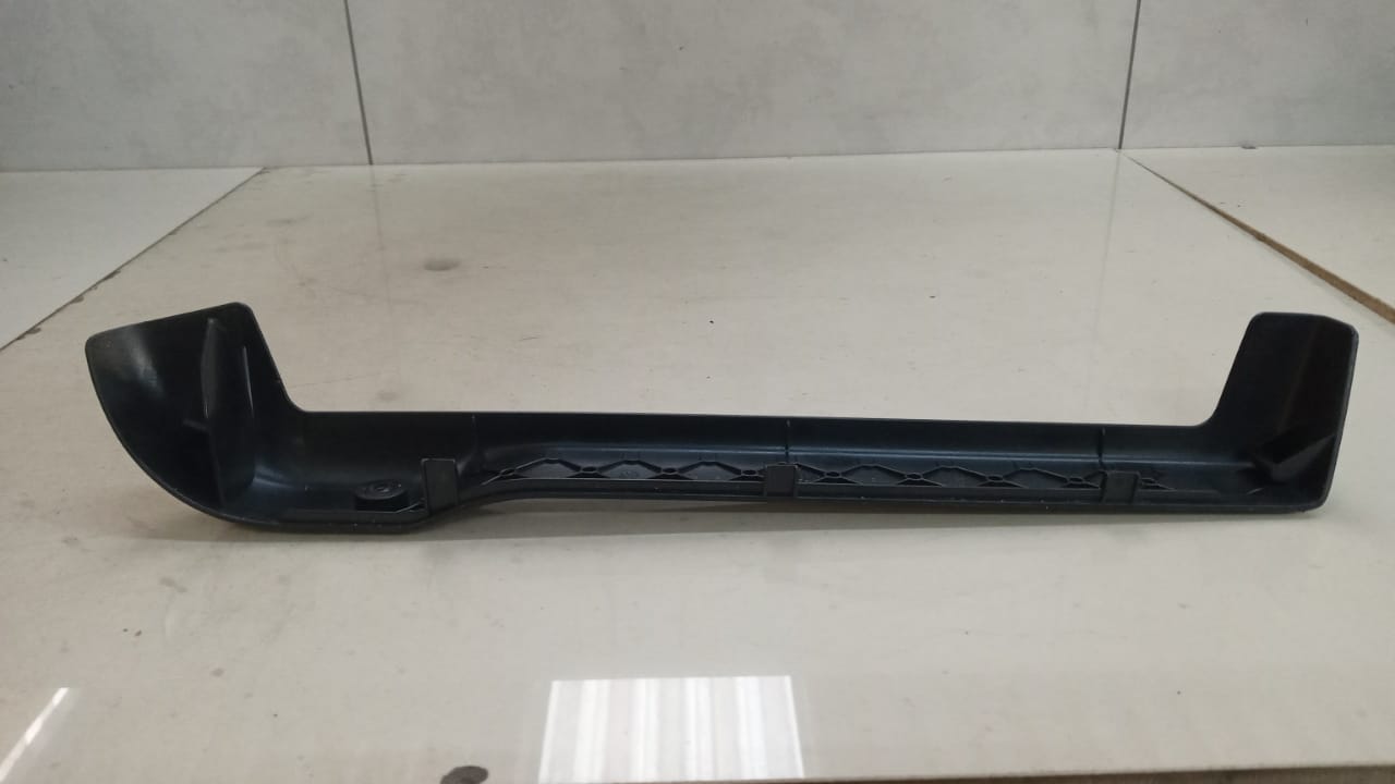 Acabamento Banco Motorista L.E. Volkswagen Golf 2000 a 2013