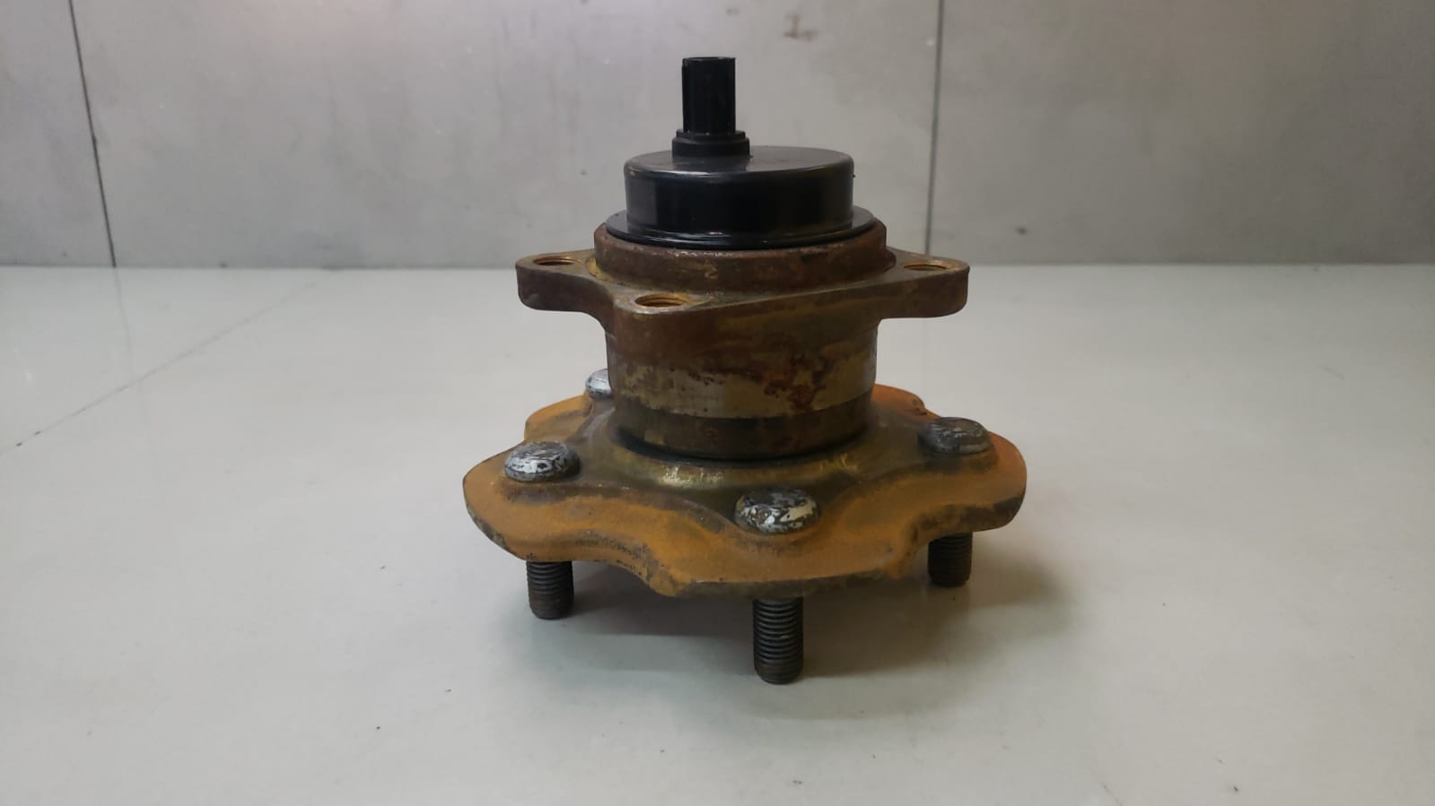 Cubo De Roda Traseiro Esquerdo Toyota Rav4 2006 A 2012
