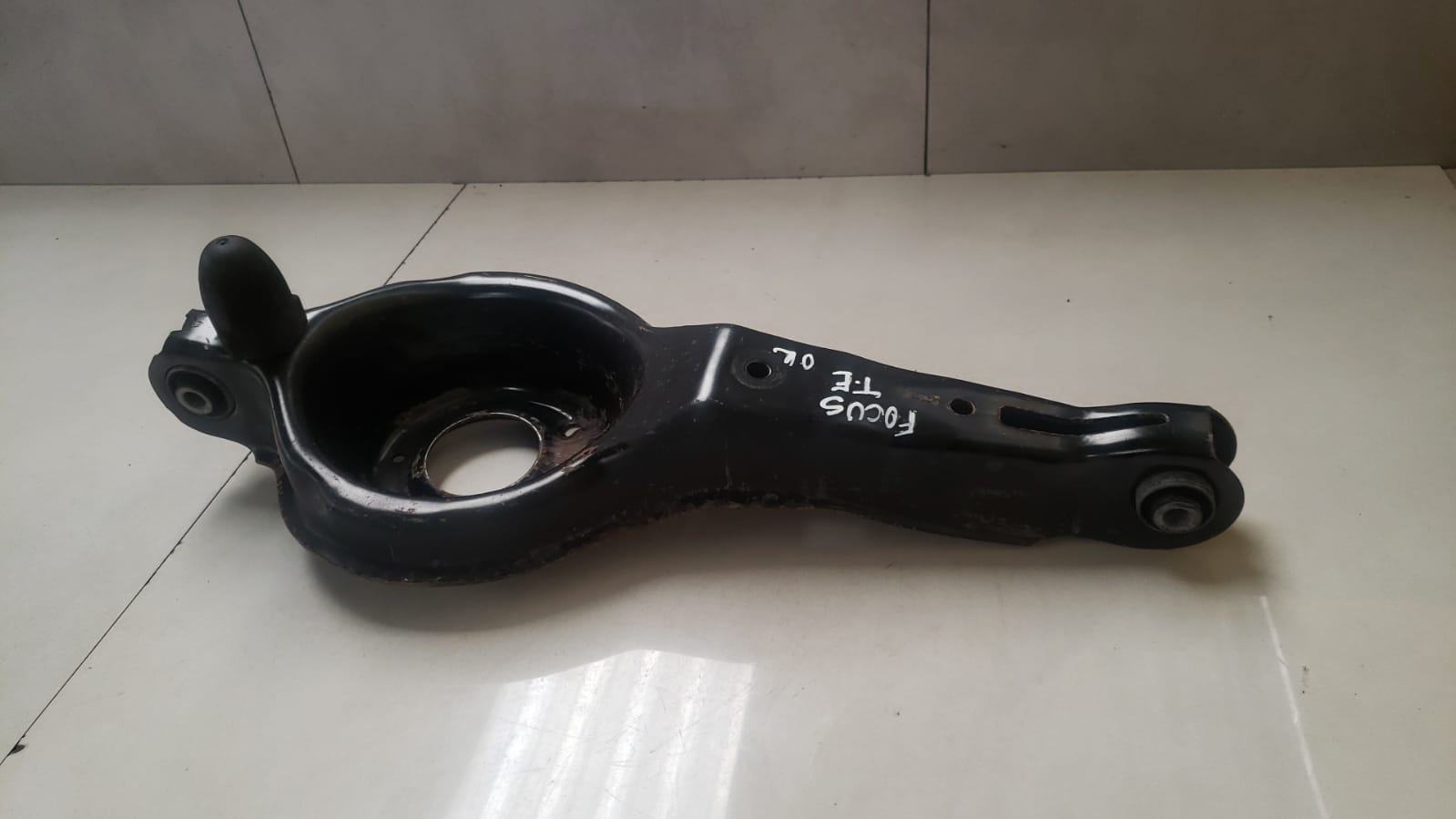 Bandeja Traseira Esquerda Ford Focus 2014 2015