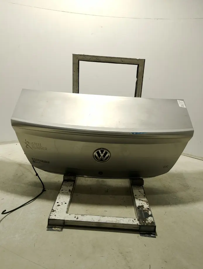 TAMPA TRASEIRA PRATA VOLKSWAGEN VOYAGE 2010/2011
