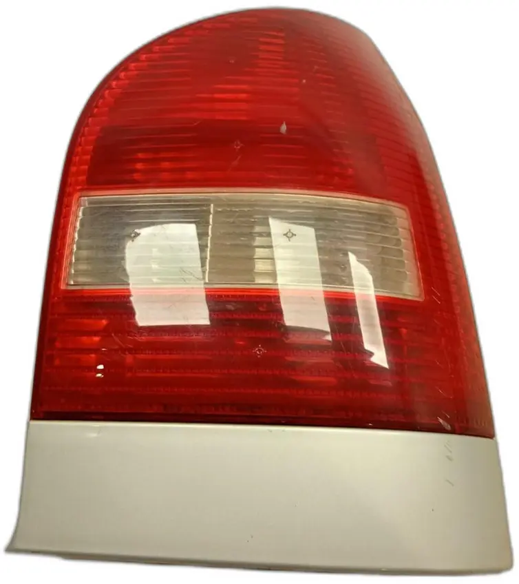 LANTERNA TRASEIRA DIREITA VOLKSWAGEN GOL CITY 1.0 MI 8V 2004