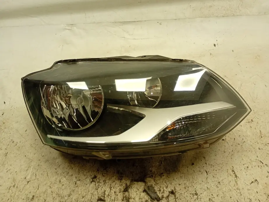 FAROL DIREITO VOLKSWAGEN Fox PRIME/Higli. 1.6 2010/2011