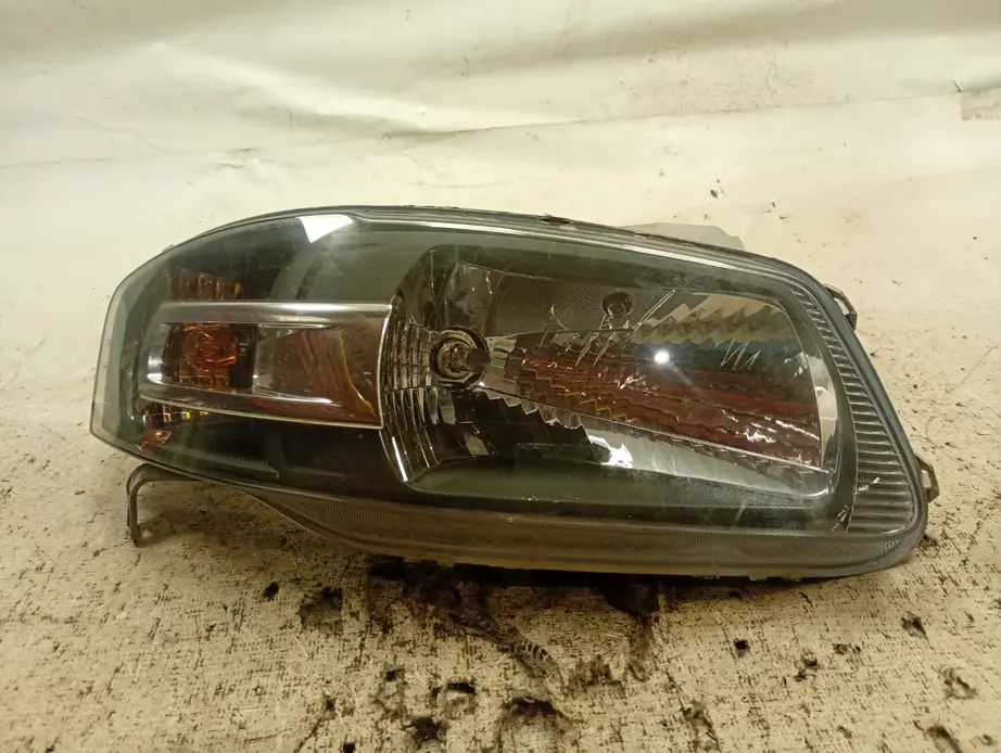 FAROL DIREITO VOLKSWAGEN GOL ECOMOTION 1.0 2013/2014