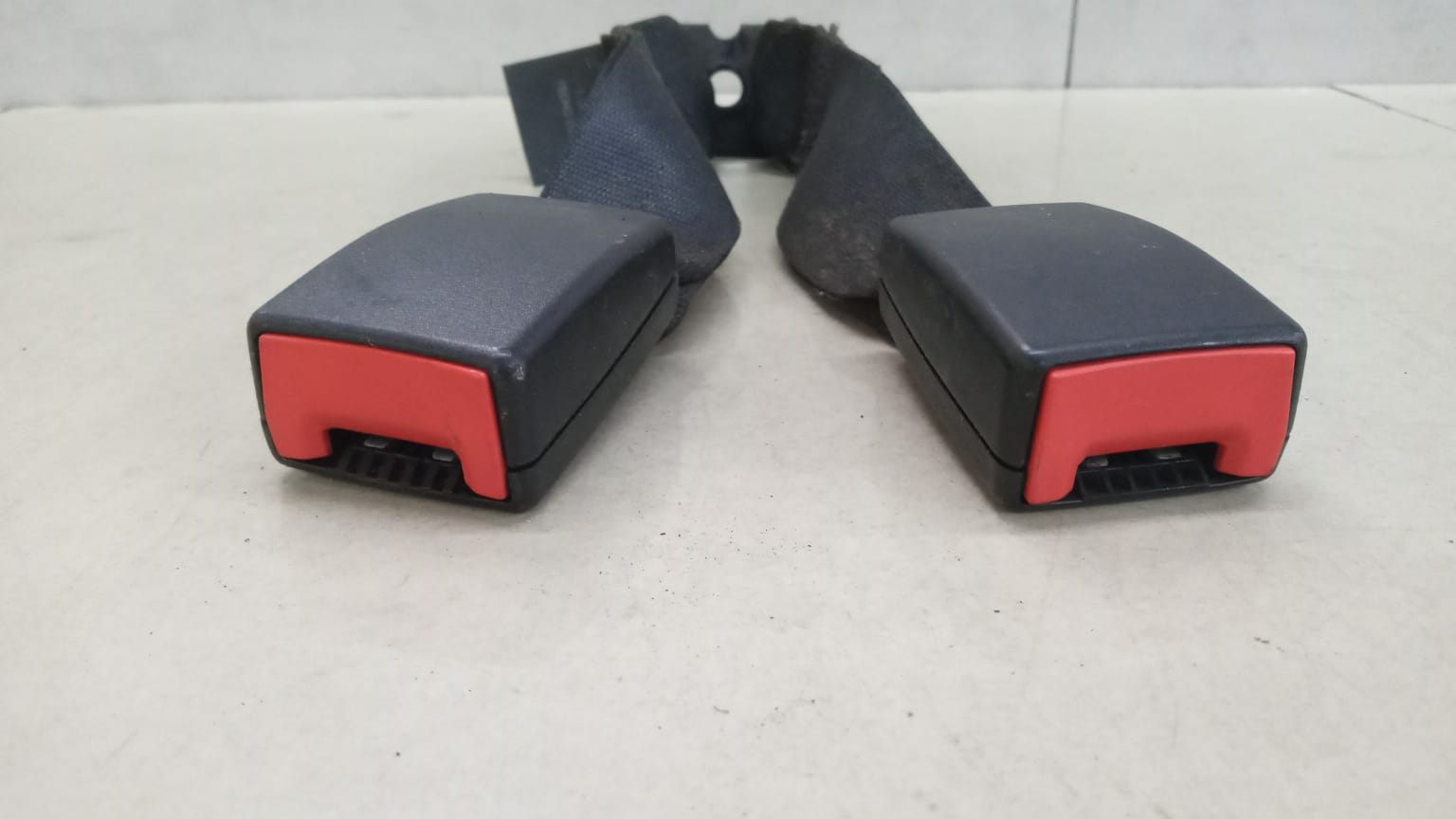 Trava Fêmea Central Traseiro Gm Agile 2012