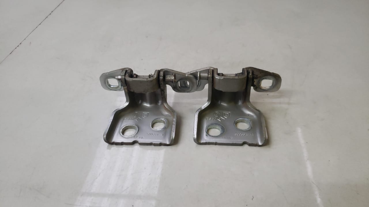 Par Dobradiças Porta Dianteira Esquerda Renault Logan 2016