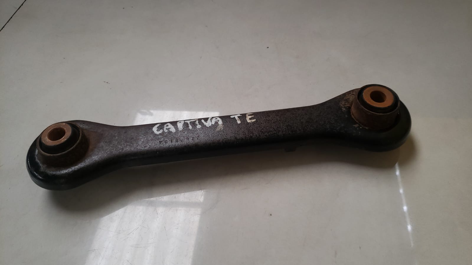 Braço Inferior Traseiro Esquerdo Gm Captiva 2.4 2008 A 2013