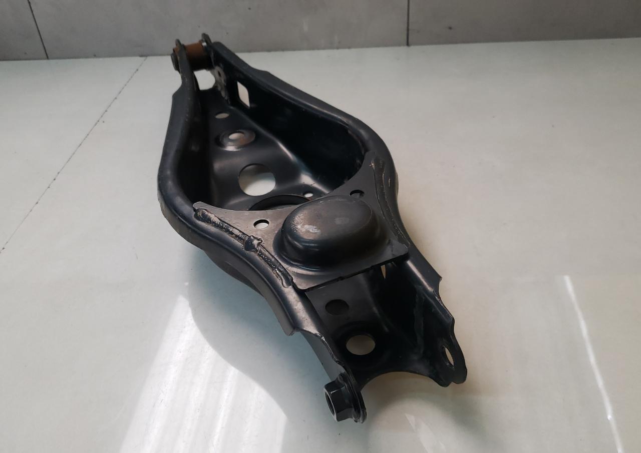 Bandeja Inferior Traseira Esquerda Toyota Rav4 2006 A 2011