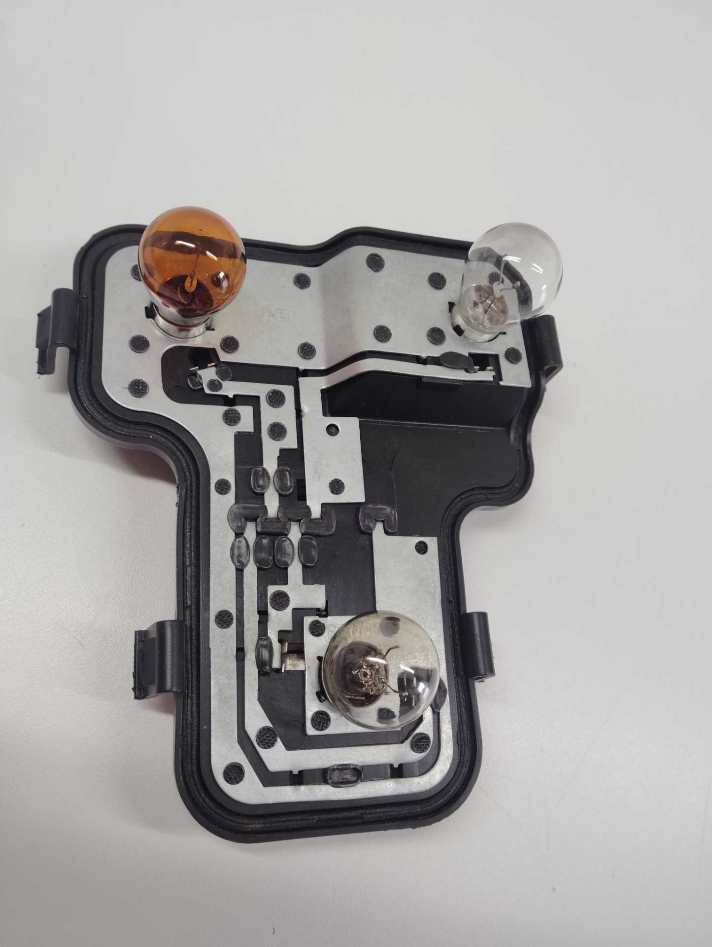  CIRCUITO LANTERNA ESQUERDA FIAT UNO 2004/2013