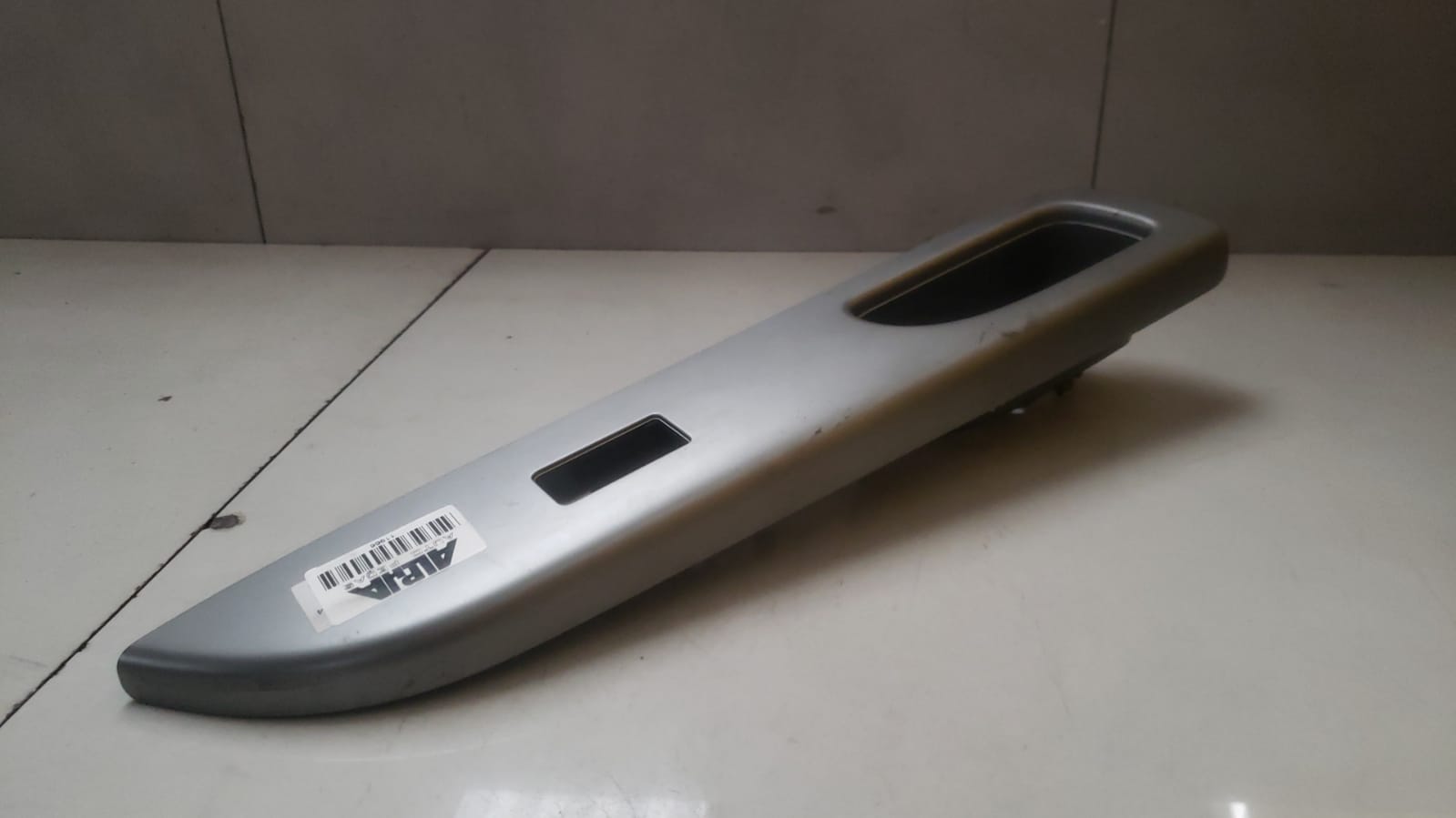 Moldura botao dianteiro direito Nissan march 2012 a 2019