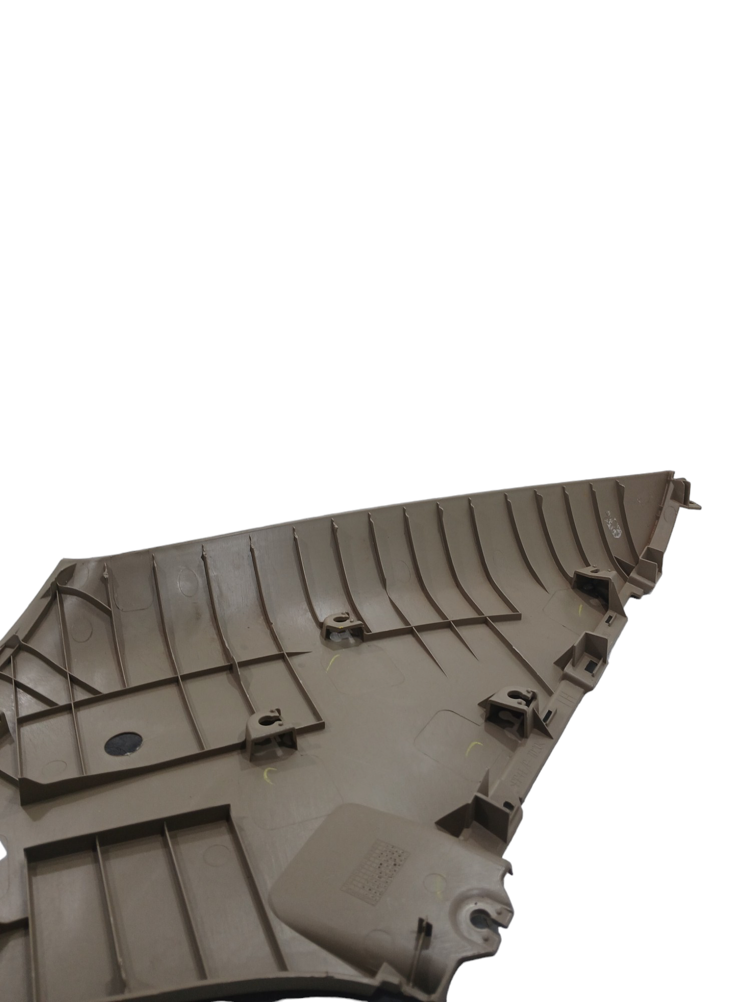 ACABAMENTO LATERAL PORTA MALAS ESQUERDO TOYOTA SW4 06/15