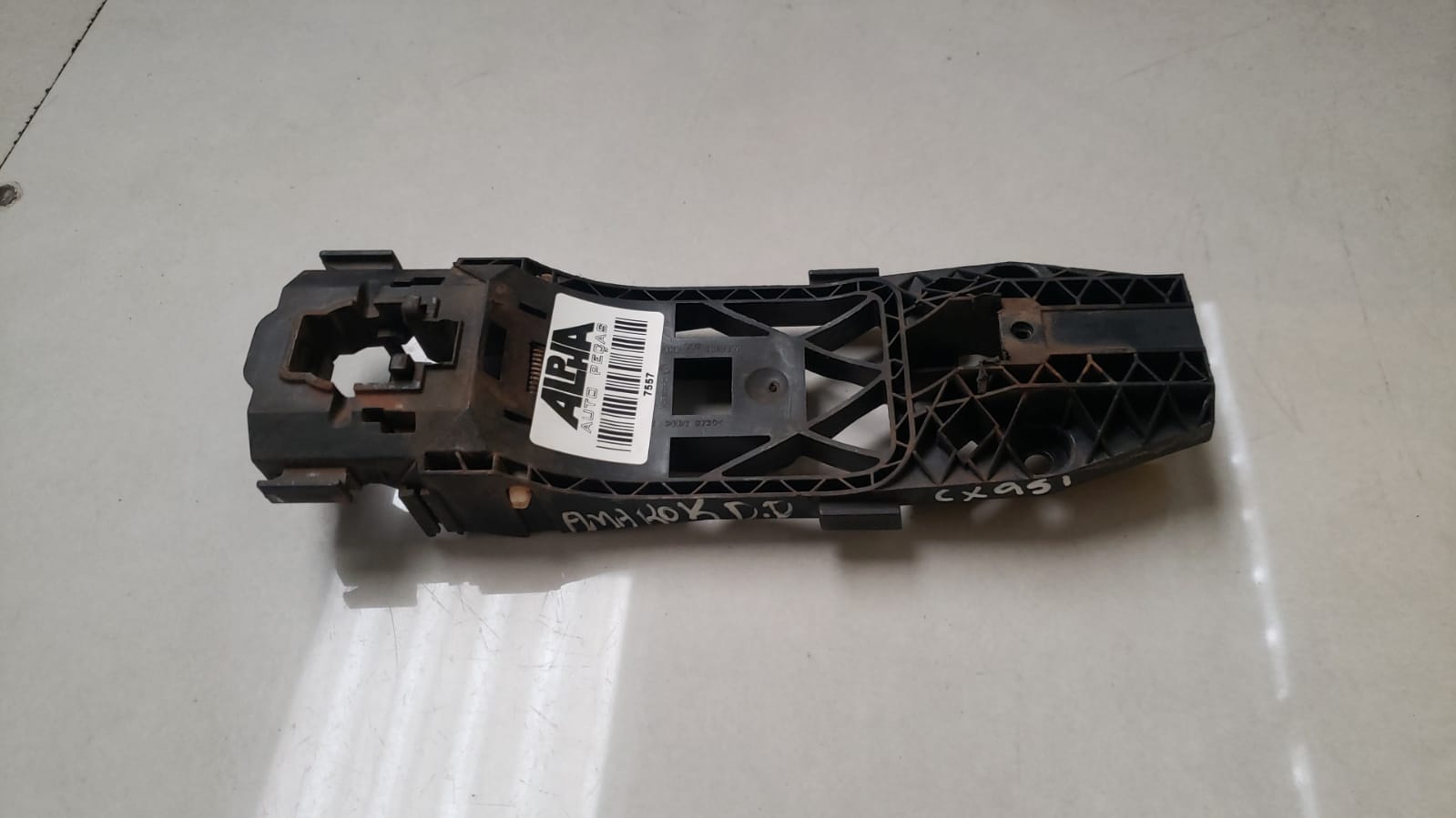 Cavalete Maçaneta Dianteira Direita Vw Amarok 2010 a 2018