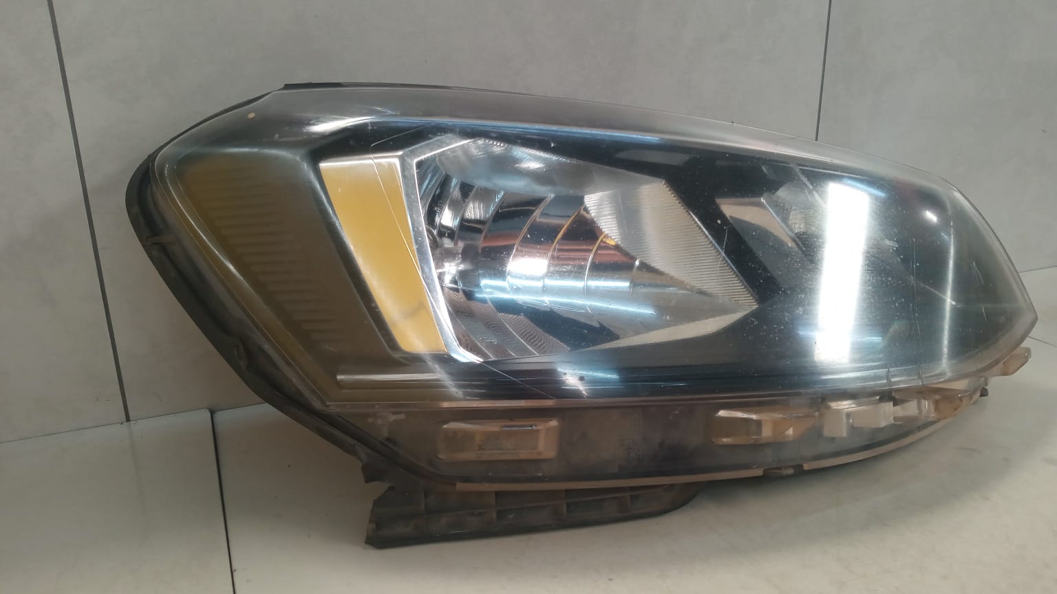 Farol Direito Vw Gol G6 2012 COM DETALHE 