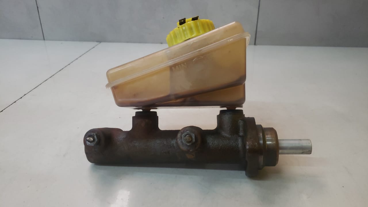 Cilindro Mestre C/ Reservatório Vw Saveiro G3 1.8 1999 2000