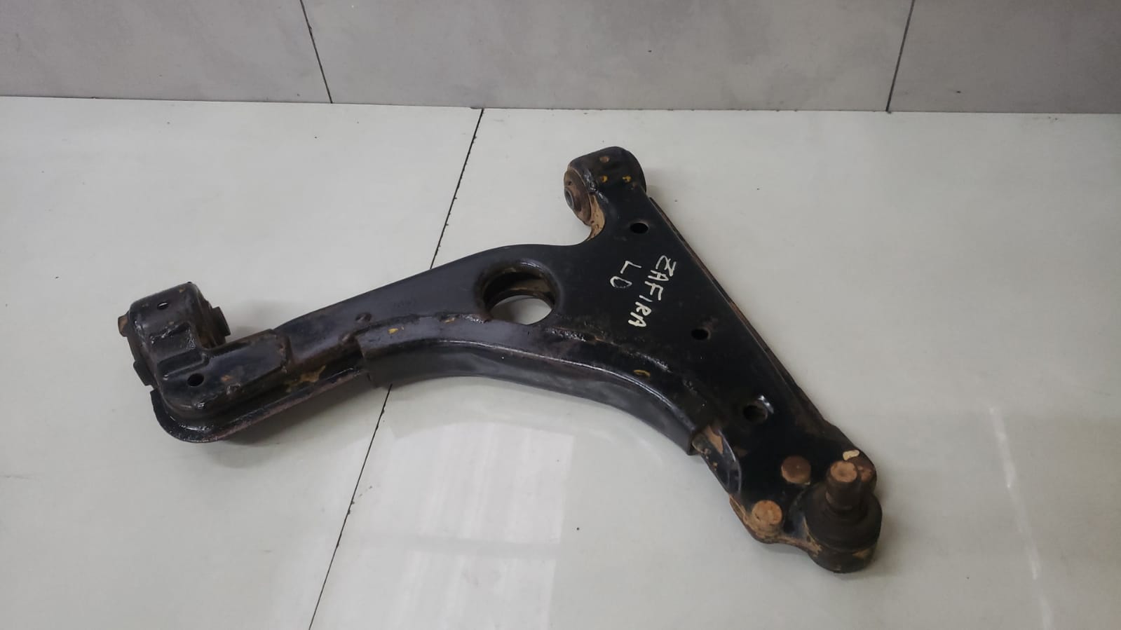 Bandeja Dianteira Direita Gm Zafira 2007 a 2012