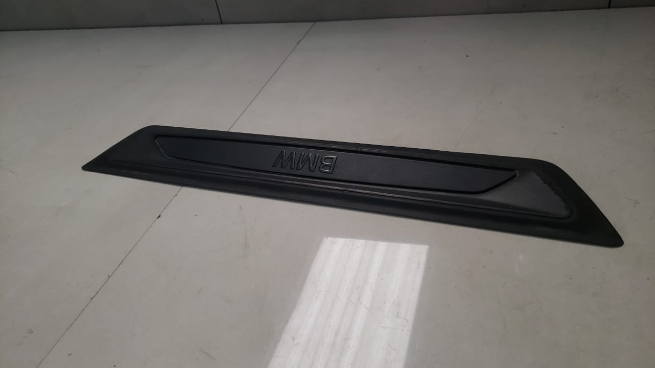 Soleira Porta Dianteira Bmw 320i 2012 A 2016 25891810