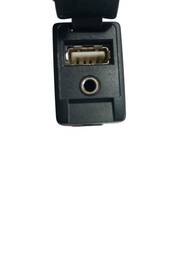 Entrada USB Auxiliar Corolla 2015 A 2019