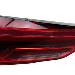 Lanterna Traseira Esquerda Audi Q3 / Rs Q3 2020/ (mala)