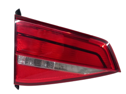 Lanterna Traseira Esquerda Jetta 2015 a 2018 (mala) S/ Led