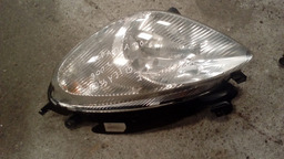 Farol Esquerdo Xsara Picasso 2005 Orelha Quebrada