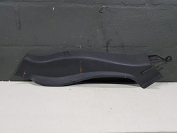 Acabamento Inferior Coluna Traseira Esquerda Renault Megane