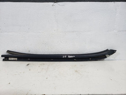 Acabamento Direito Para Brisa Dianteiro Citroen Xsara 1999