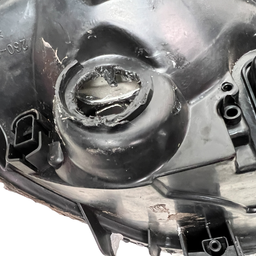 FAROL ESQUERDO POLO 2007 A 2014 MASC NEGRA