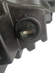 FAROL ESQUERDO TRACKER 2020/ C/ LED