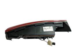 LANTERNA TRASEIRA DIREITA FASTBACK 2022/ (MALA)