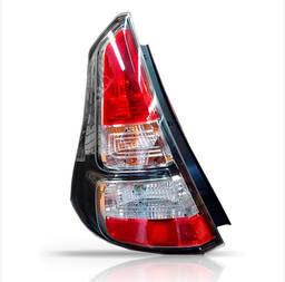 LANTERNA TRASEIRA ESQUERDA SANDERO 2012 2014 MASC PRETA TYC