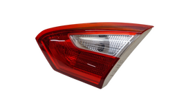 LANTERNA TRASEIRA DIREITA FOCUS SEDAN 2014 A 2015 (MALA)