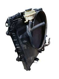 RADIADOR DE AGUA TOYOTA HILUX SW4 SRX 4X4 2.8 TDI 16V DIES. 