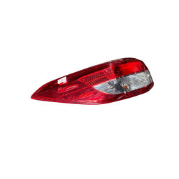 Lanterna Traseira Esquerda Yaris Sedan 2019 a 2025 (canto)