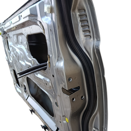 PORTA DIANTEIRA DIREITA MITSUBISHI L200 2004 À 2011