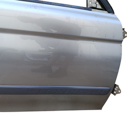 PORTA DIANTEIRA DIREITA MITSUBISHI L200 2004 À 2011