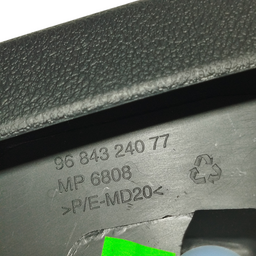 ACABAMENTO ESQUERDO TAMPA TRASEIRA PEUGEOT 3008 2011 A 2014