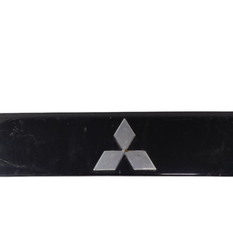 FRISO MOLDURA TAMPA TRASEIRA OUTLANDER 2008 A 2013 ORIGINAL 