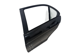 PORTA TRASEIRA ESQUERDA MERCEDES C180 C/DETALHE 2008 A 2014