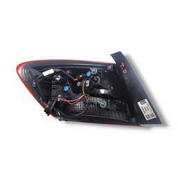 LANTERNA TRASEIRA DIREITA CRUZE 2017 A 2023 SEDAN (CANTO)