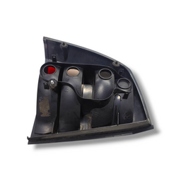 LANTERNA TRASEIRA DIREITA ASTRA SEDAN 2003 A 2012 BICOLOR