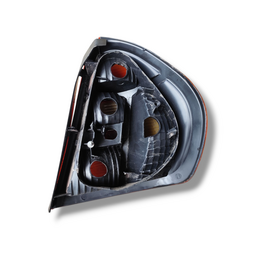 LANTERNA TRASEIRA ESQUERDA CLIO SEDAN 2004 2005 PARALELO