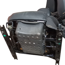 BANCO DIANTEIRO ESQUERDO FOX CROSSFOX EM COURO