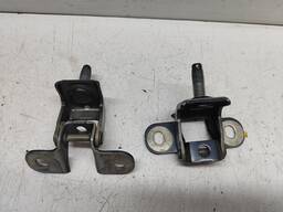 PAR DOBRADIÇAS TAMPA TRASEIRA TRACKER 2020 2021 2024