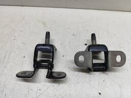 PAR DOBRADIÇAS TAMPA TRASEIRA TRACKER 2020 2021 2024