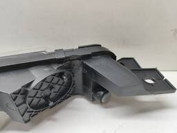 FAROL DIREITO SUPERIOR TORO 2016 2017 A 2025 DETALHES