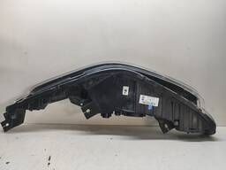 FAROL DIREITO SUPERIOR TORO 2016 2017 A 2025 DETALHES