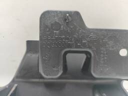 SUPORTE PARA-CHOQUE TRASEIRO ESQUERDO DISCOVERY 4 3.0 2012 2
