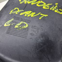 DEFLETOR PARA BARRO DIANTEIRO DIREITO SANDERO 2008 A 2014