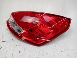 LANTERNA TRASEIRA DIREITA NEW FIESTA HATCH 13/19 C/RISCOS