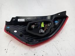 LANTERNA TRASEIRA DIREITA NEW FIESTA HATCH 13/19 C/RISCOS